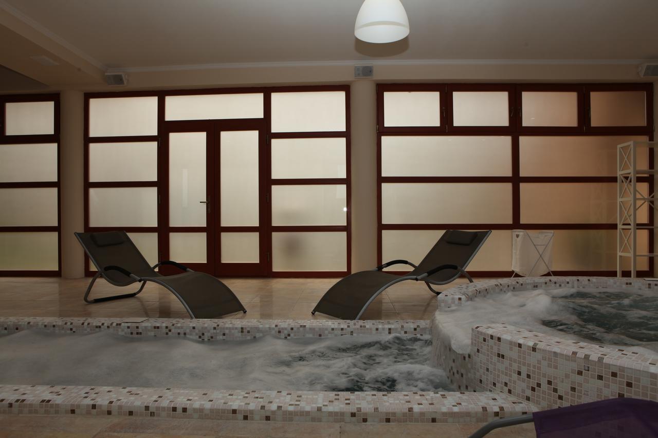 Vyshkove Publo Spa Hotel מראה חיצוני תמונה